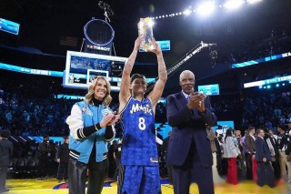 NBA季后赛拉开帷幕，球队角逐胜利